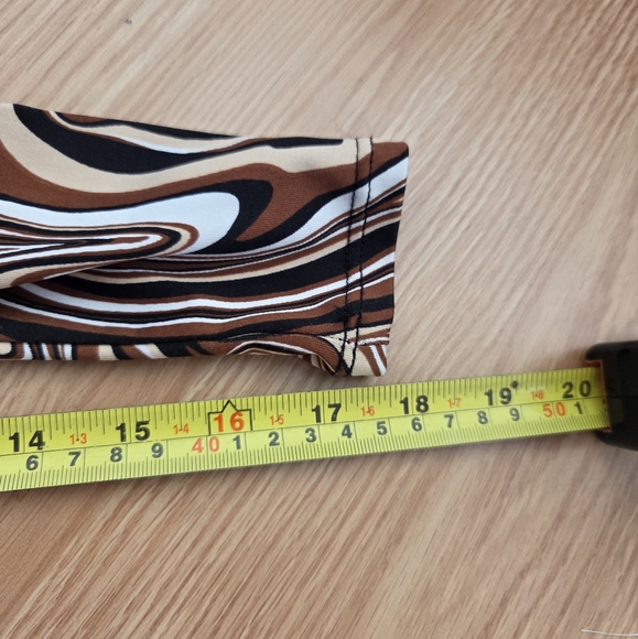 FADED ROSE Swirl Pattern Long Sleeve Top - Picture 5 of 9